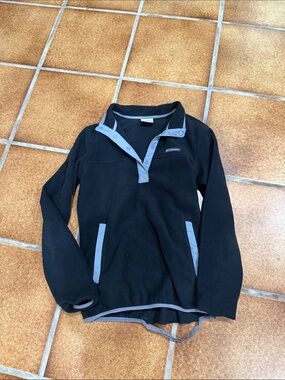 Columbia Black Fleece Snap-Placket Pullover with Gray Trim